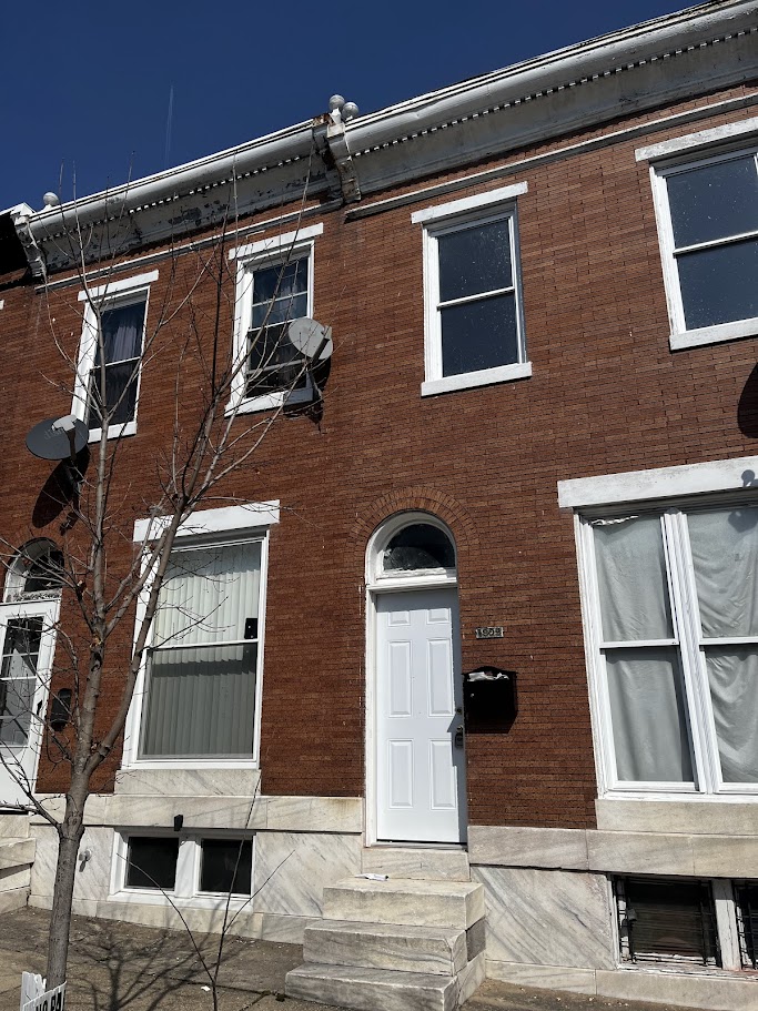 Single Family at 1809 N Washington St, Baltimore, MD — 3 bedroom 0.5 bathroom
